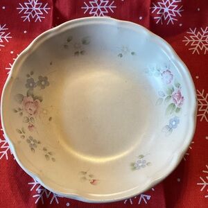 Pfaltzgraff Tea Rose Bowl - 7.75 inches across